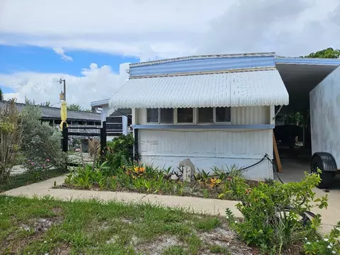 7942 SE Skylark Ave, Hobe Sound, FL 33455