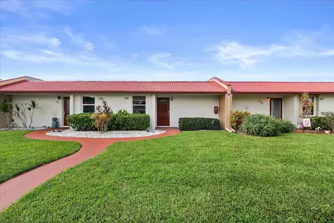 154 Lake Barbara Dr, West Palm Beach, FL 33411