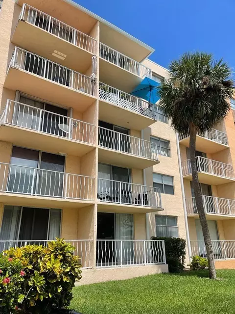 480 Executive Center Dr #3H, West Palm Beach, FL 33401