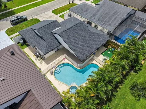 21641 Sutters Ln, Boca Raton, FL 33428