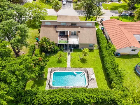 4470 NW 109th Ter, Coral Springs, FL 33065