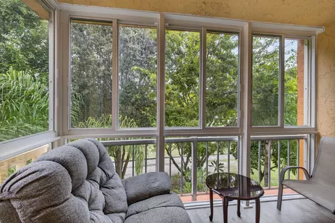 8400 Lagos De Campo Blvd #303, Tamarac, FL 33321