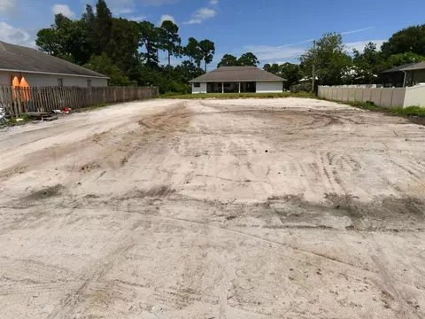 1361 SW Oriole Ln, Port St Lucie, FL 34953