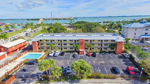 701 N Indian River Dr #105, Fort Pierce, FL 34949