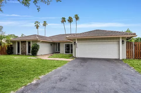 8560 NW 2nd St, Coral Springs, FL 33071