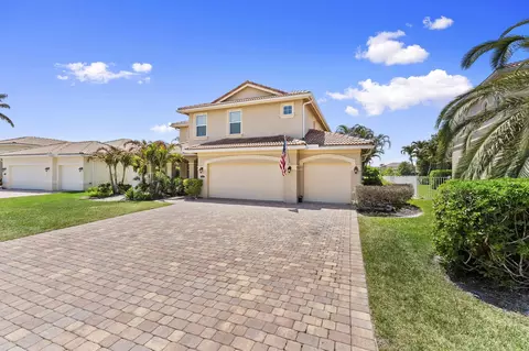 Exterior - 1428 SE Summit Trl, Stuart, FL 34997 photo 4 of 7