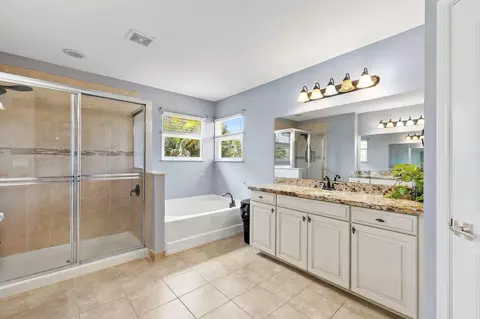Bath - 1428 SE Summit Trl, Stuart, FL 34997 photo 3 of 6