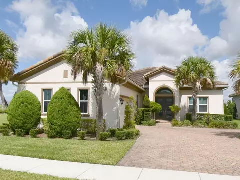 8600 SW Amare Way, Port Saint Lucie, FL 34987