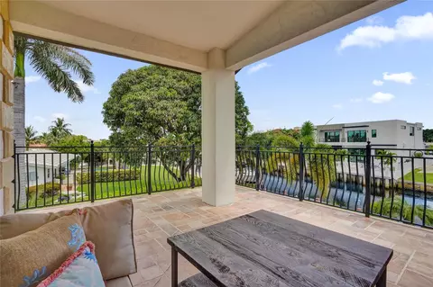 Exterior - 4930 NE 27th Ter, Lighthouse Point, FL 33064 photo 2 of 19