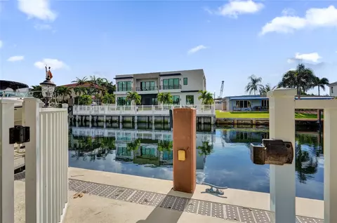 Exterior - 4930 NE 27th Ter, Lighthouse Point, FL 33064 photo 12 of 19