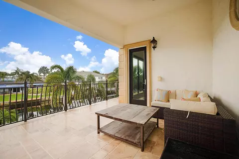 Exterior - 4930 NE 27th Ter, Lighthouse Point, FL 33064 photo 4 of 19