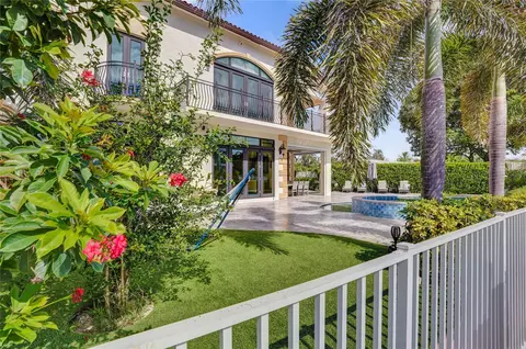 Exterior - 4930 NE 27th Ter, Lighthouse Point, FL 33064 photo 11 of 19