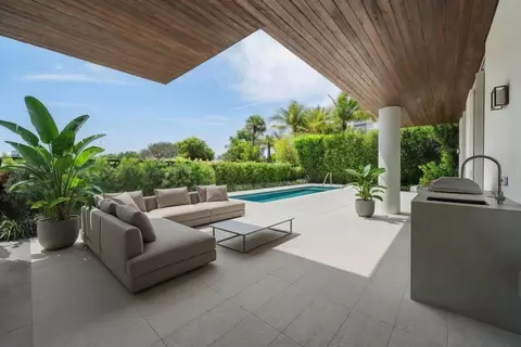 210 SE Mizner Blvd #101, Boca Raton, FL 33432