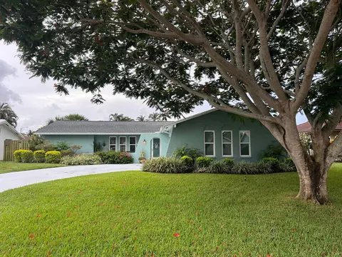 4368 Hawthorn Ave, Palm Beach Gardens, FL 33410