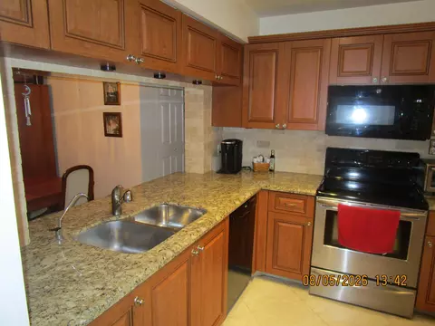 10422 NW 24th Pl #307, Sunrise, FL 33322
