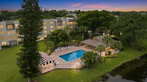 9440 Poinciana Pl #314, Davie, FL 33324