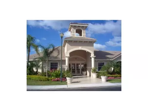 5055 Wiles Rd #201, Coconut Creek, FL 33073