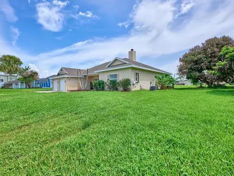 3761 SW Wycoff St, Port Saint Lucie, FL 34953