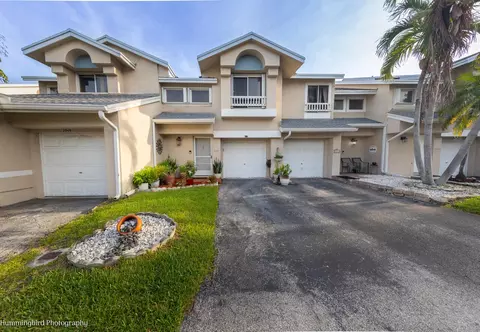 2047 Discovery Cir E, Deerfield Beach, FL 33442