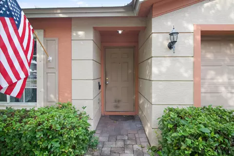 5495 SE Graham Dr, Stuart, FL 34997