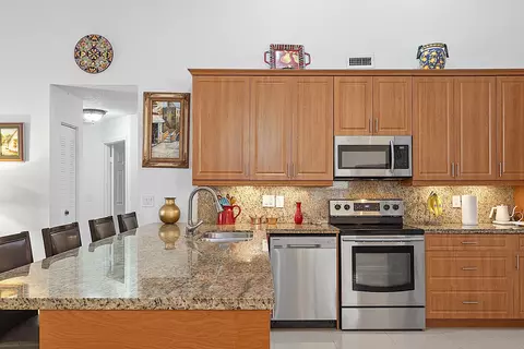Kitchen - 761 Greenbriar Ave, Davie, FL 33325 photo 4 of 6