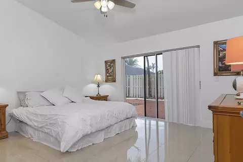 Bedroom - 761 Greenbriar Ave, Davie, FL 33325 photo 1 of 5