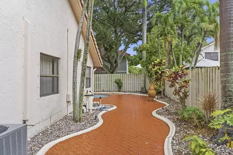 Exterior - 761 Greenbriar Ave, Davie, FL 33325 photo 4 of 8