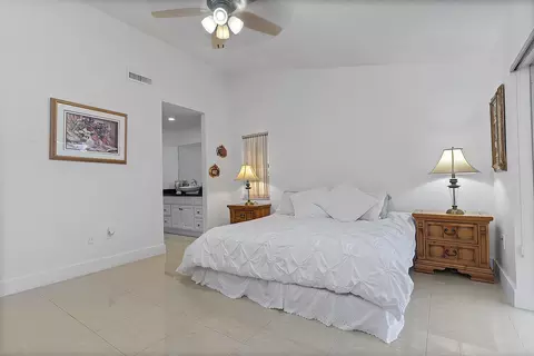 Bedroom - 761 Greenbriar Ave, Davie, FL 33325 photo 2 of 5