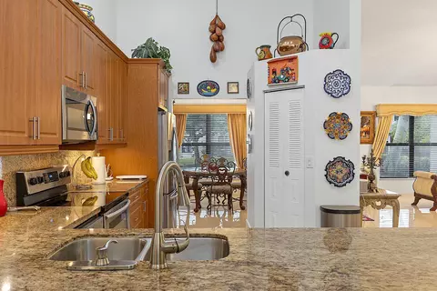 Kitchen - 761 Greenbriar Ave, Davie, FL 33325 photo 6 of 6