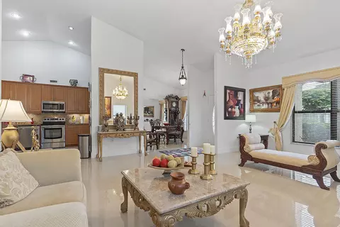 Living - 761 Greenbriar Ave, Davie, FL 33325 photo 2 of 3