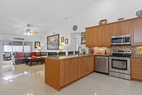 Kitchen - 761 Greenbriar Ave, Davie, FL 33325 photo 3 of 6