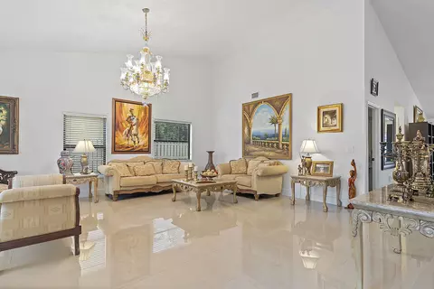 Living - 761 Greenbriar Ave, Davie, FL 33325 photo 1 of 5