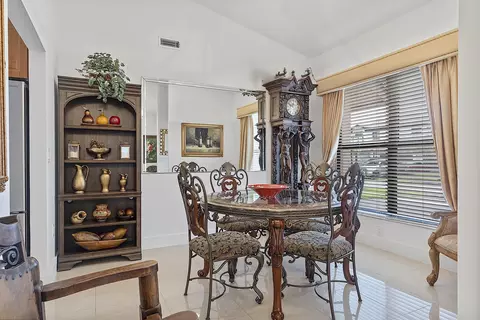 Dining - 761 Greenbriar Ave, Davie, FL 33325 photo 1 of 2
