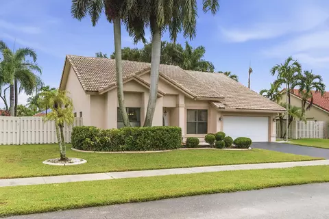 Exterior - 761 Greenbriar Ave, Davie, FL 33325 photo 3 of 8