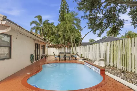 Exterior - 761 Greenbriar Ave, Davie, FL 33325 photo 5 of 8