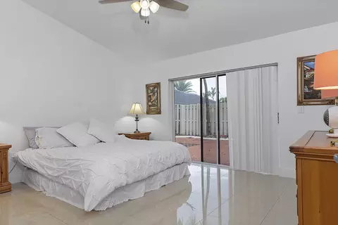 Bedroom - 761 Greenbriar Ave, Davie, FL 33325 photo 1 of 5