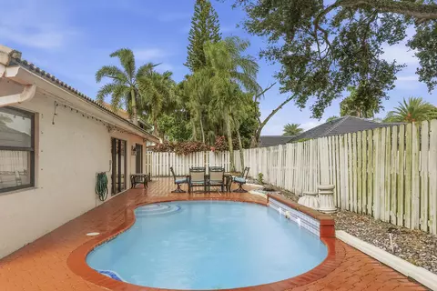Exterior - 761 Greenbriar Ave, Davie, FL 33325 photo 5 of 8
