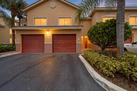 1100 Scotia Dr #102, Hypoluxo, FL 33462