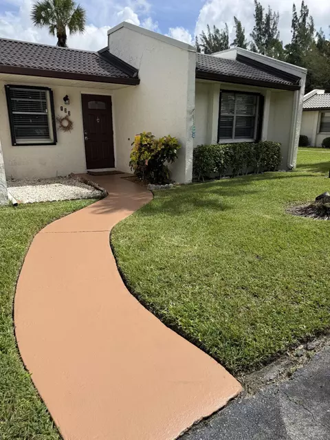 133 Lake Olive Dr, West Palm Beach, FL 33411