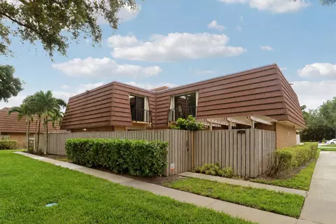 1901 19th Ln, Palm Beach Gardens, FL 33418