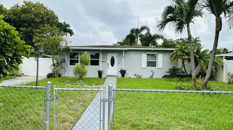 6710 Forest Ct, West Palm Beach, FL 33405