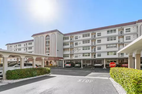 910 Dogwood Dr #444, Delray Beach, FL 33483
