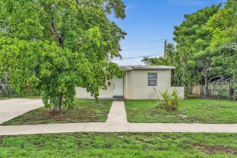 4936 NE 14th Ave, Pompano Beach, FL 33064