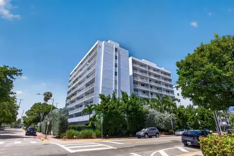 1045 10th St #301, Miami Beach, FL 33139