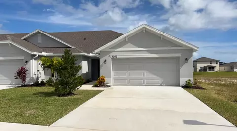 8602 Giovanni Ave, Fort Pierce, FL 34951