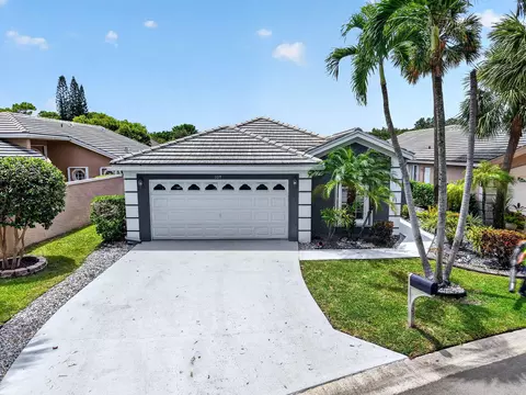 107 Harbor Lake Cir, Greenacres, FL 33413