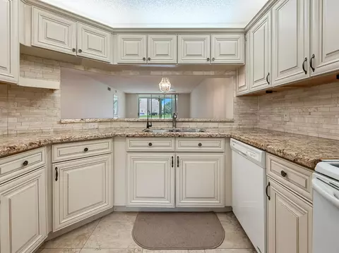10111 NW 24th Pl #106, Sunrise, FL 33322