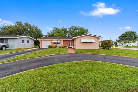 1111 NW 85th Way, Pembroke Pines, FL 33024