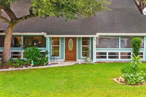 1873 SW Macarthur Ave, Port Saint Lucie, FL 34953
