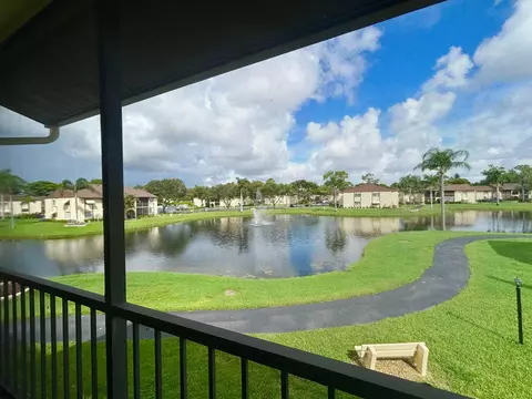 132 Lake Pine Cir #B-2, Greenacres, FL 33463